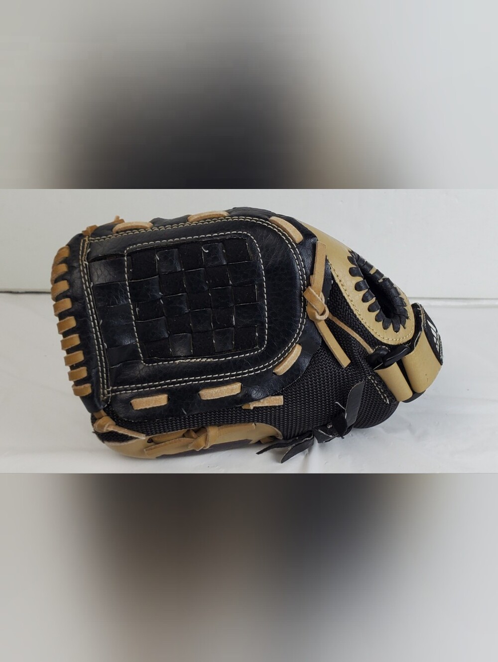 Adidas Youth TS1000SD 10" Eazy Close LHT Baseball Glove - GUC